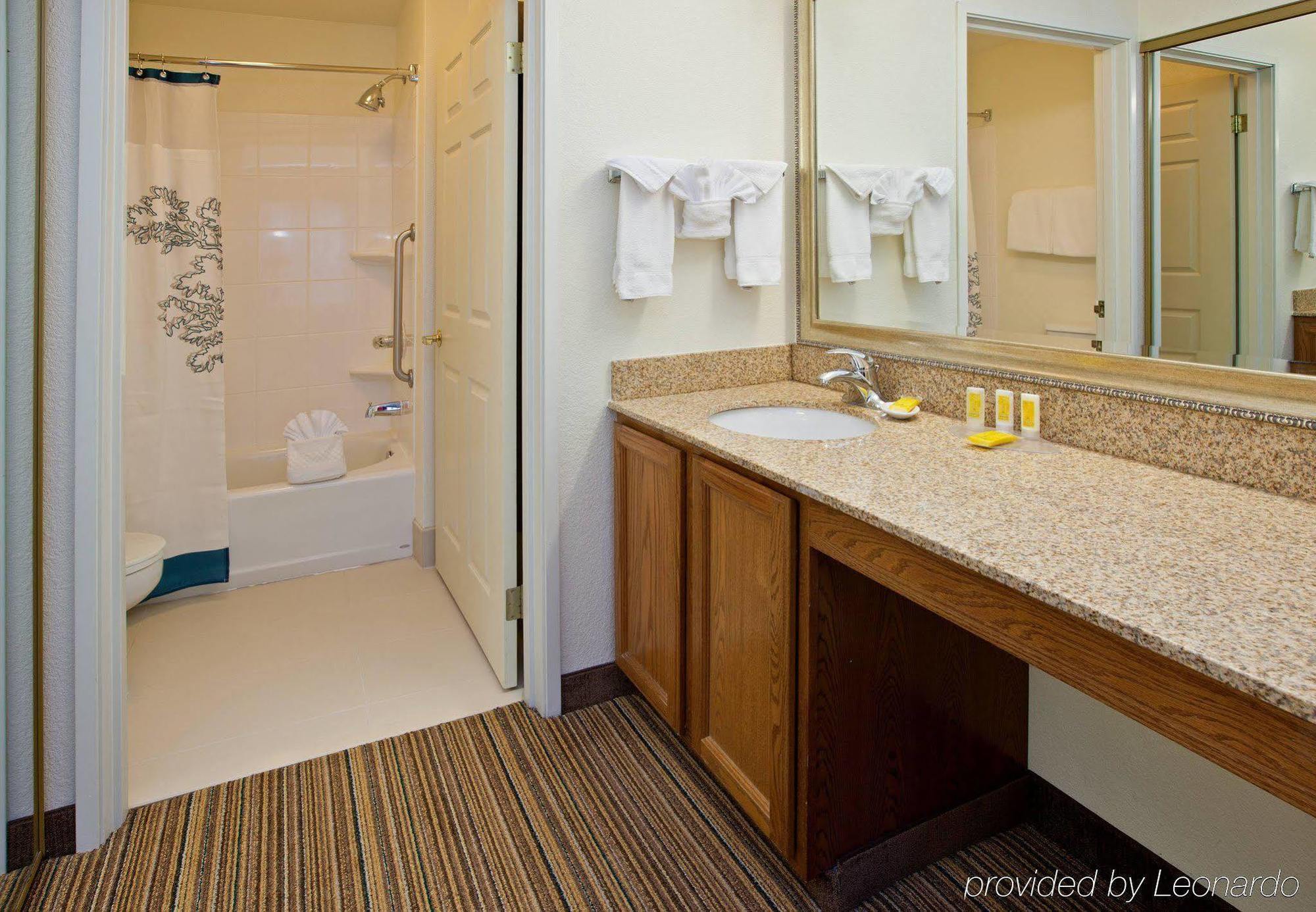 Residence Inn Indianapolis Downtown On The Canal Стая снимка
